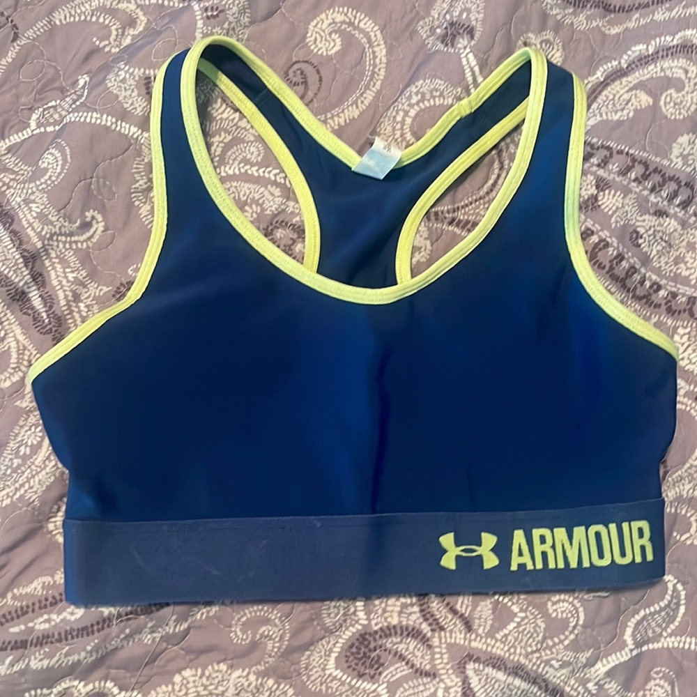 Under Armer sports bra never worn